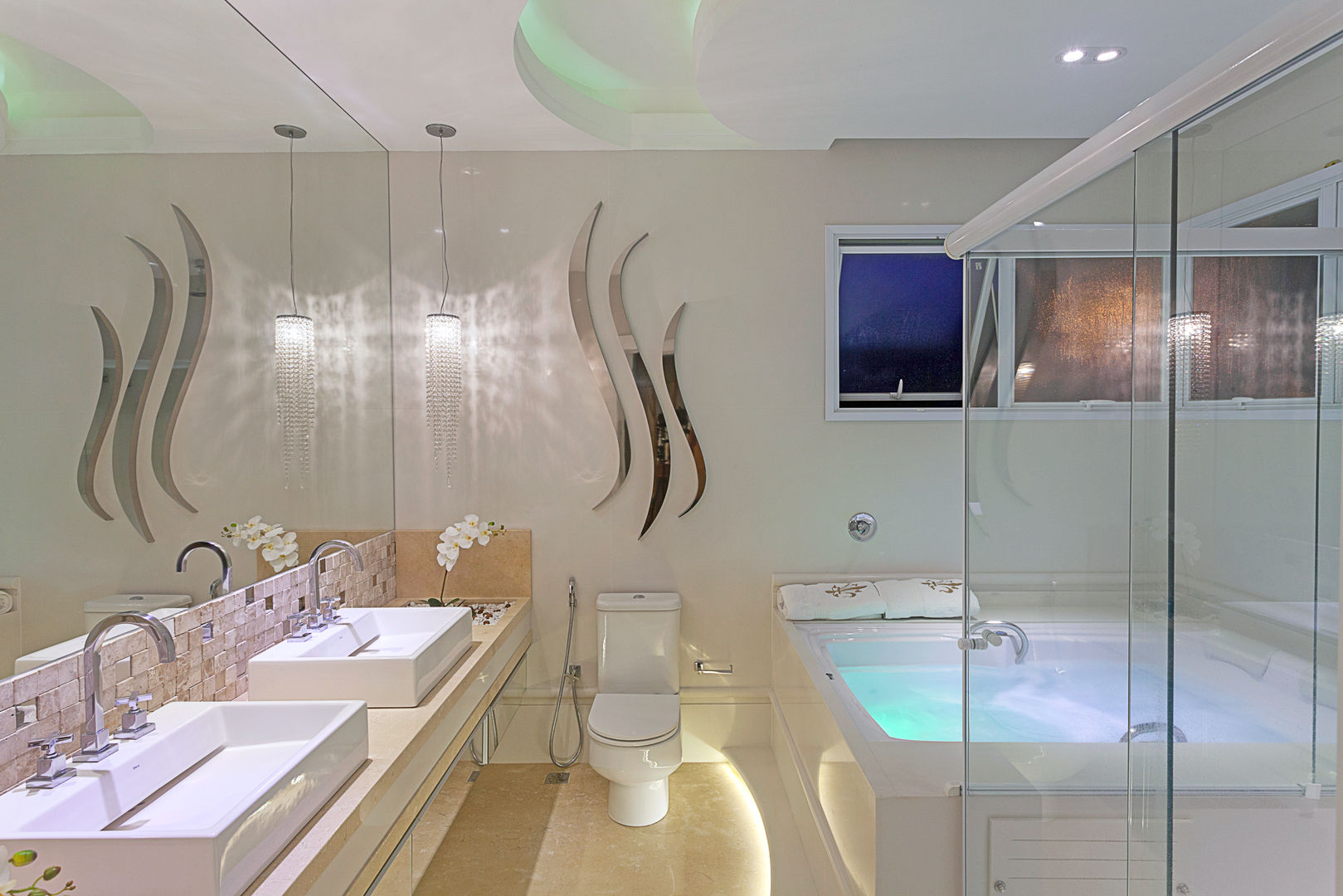 homify Salle de bain moderne Marbre