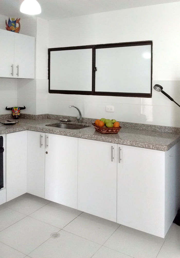 Cocinas Básicas, Remodelar Proyectos Integrales Remodelar Proyectos Integrales ห้องครัว แผ่น MDF