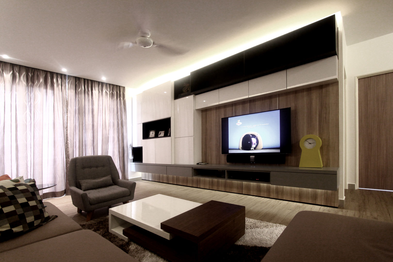 The Sanderson Home, inDfinity Design (M) SDN BHD inDfinity Design (M) SDN BHD Salas modernas