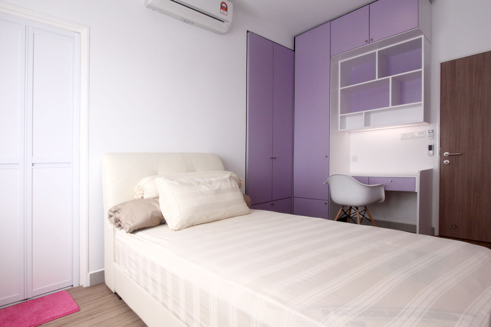 The Sanderson Home, inDfinity Design (M) SDN BHD inDfinity Design (M) SDN BHD Modern style bedroom