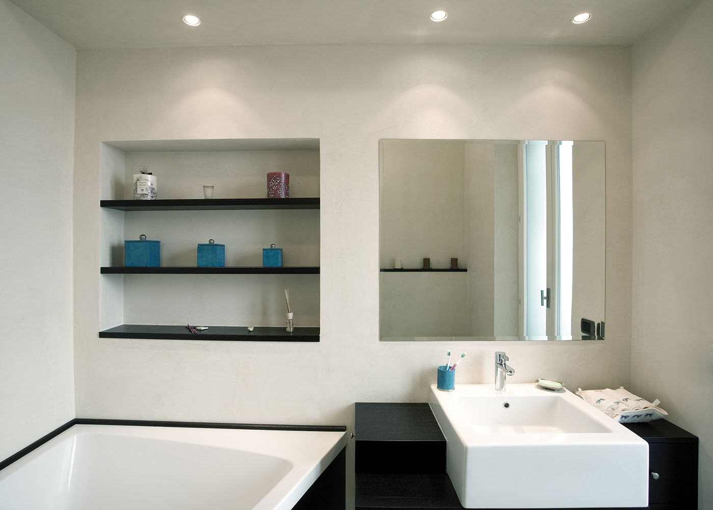 Essenzialmente rovere: 150 sqm Appartmento, PAZdesign PAZdesign Modern bathroom Wood Wood effect