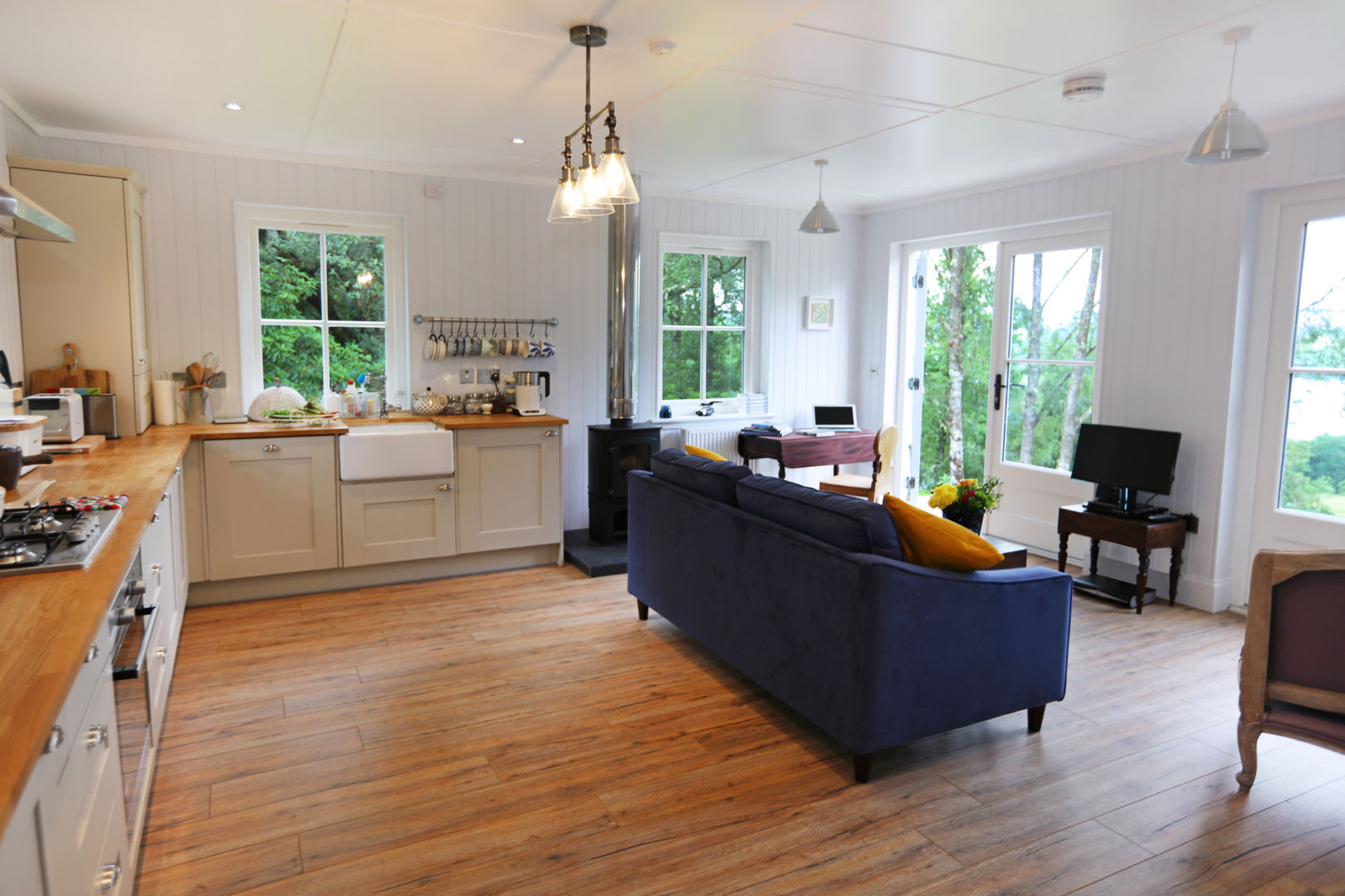 Two Bedroom Bespoke Wee House , The Wee House Company The Wee House Company Salon rural