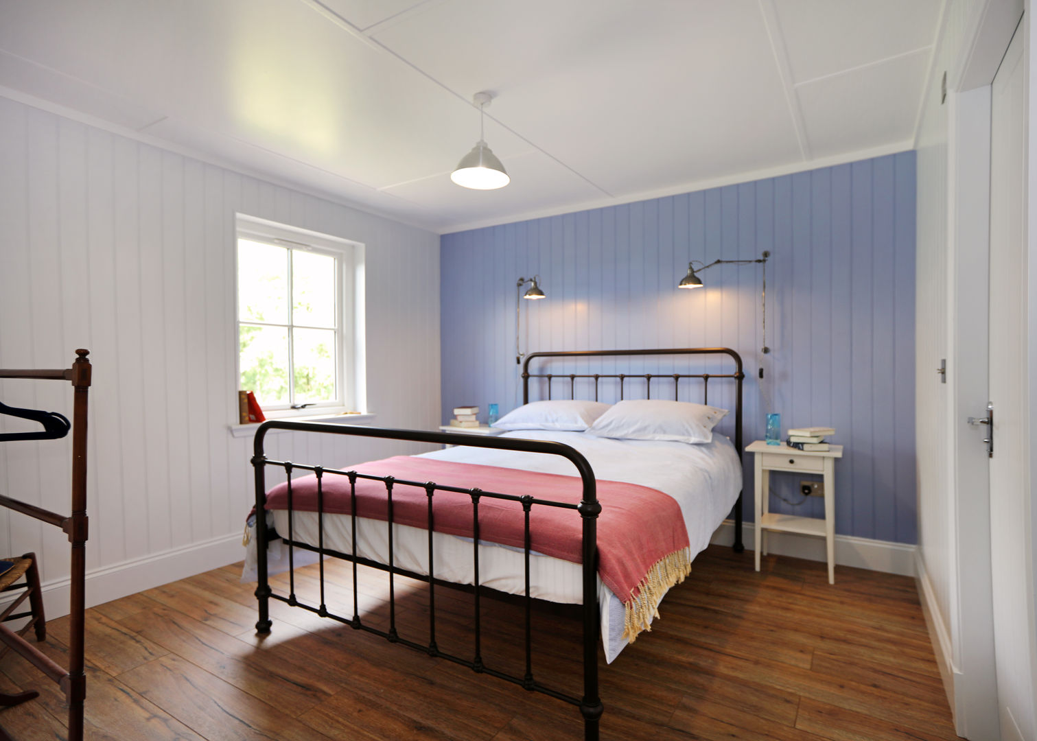 Two Bedroom Bespoke Wee House , The Wee House Company The Wee House Company Country style bedroom