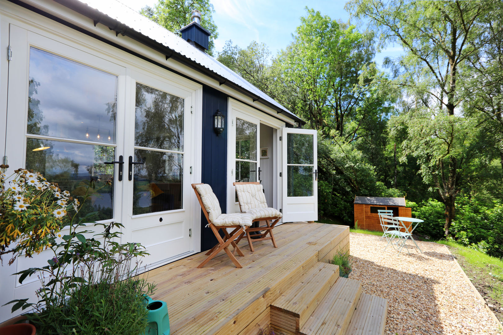 Two Bedroom Bespoke Wee House , The Wee House Company The Wee House Company Country style balcony, porch & terrace