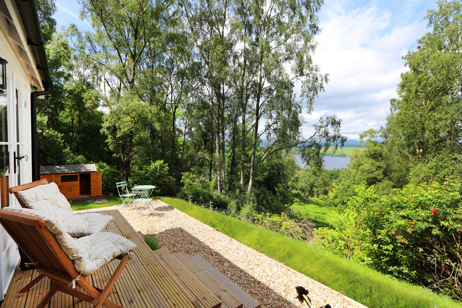 Two Bedroom Bespoke Wee House , The Wee House Company The Wee House Company Landelijke balkons, veranda's en terrassen