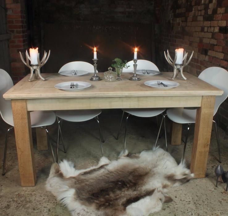 Rustic Inlay Reclaimed Dining Table homify Sala da pranzo in stile rustico Legno Effetto legno Tavoli