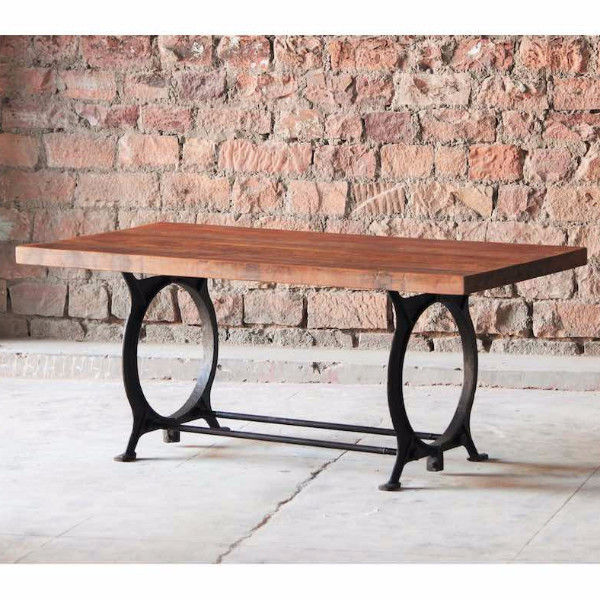Hyatt Canning Industrial Dining Table homify Rustic style dining room Wood Wood effect Tables