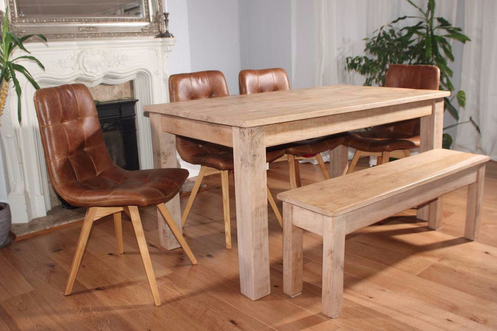 Rustic Oak Farmhouse Extendable Table homify Rustic style dining room Wood Wood effect Tables