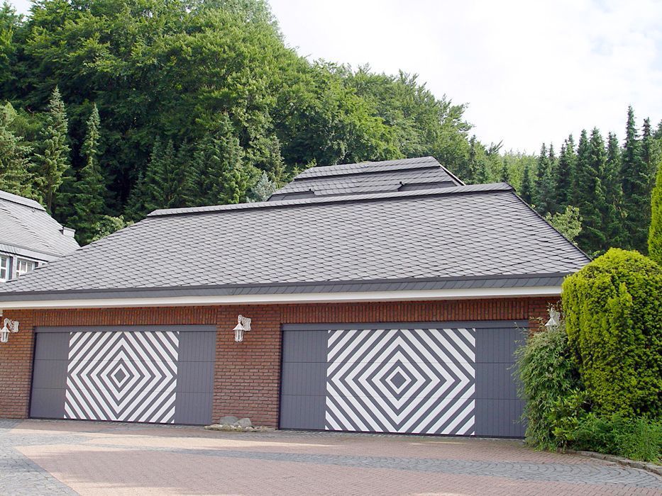 homify Country style garage/shed Slate