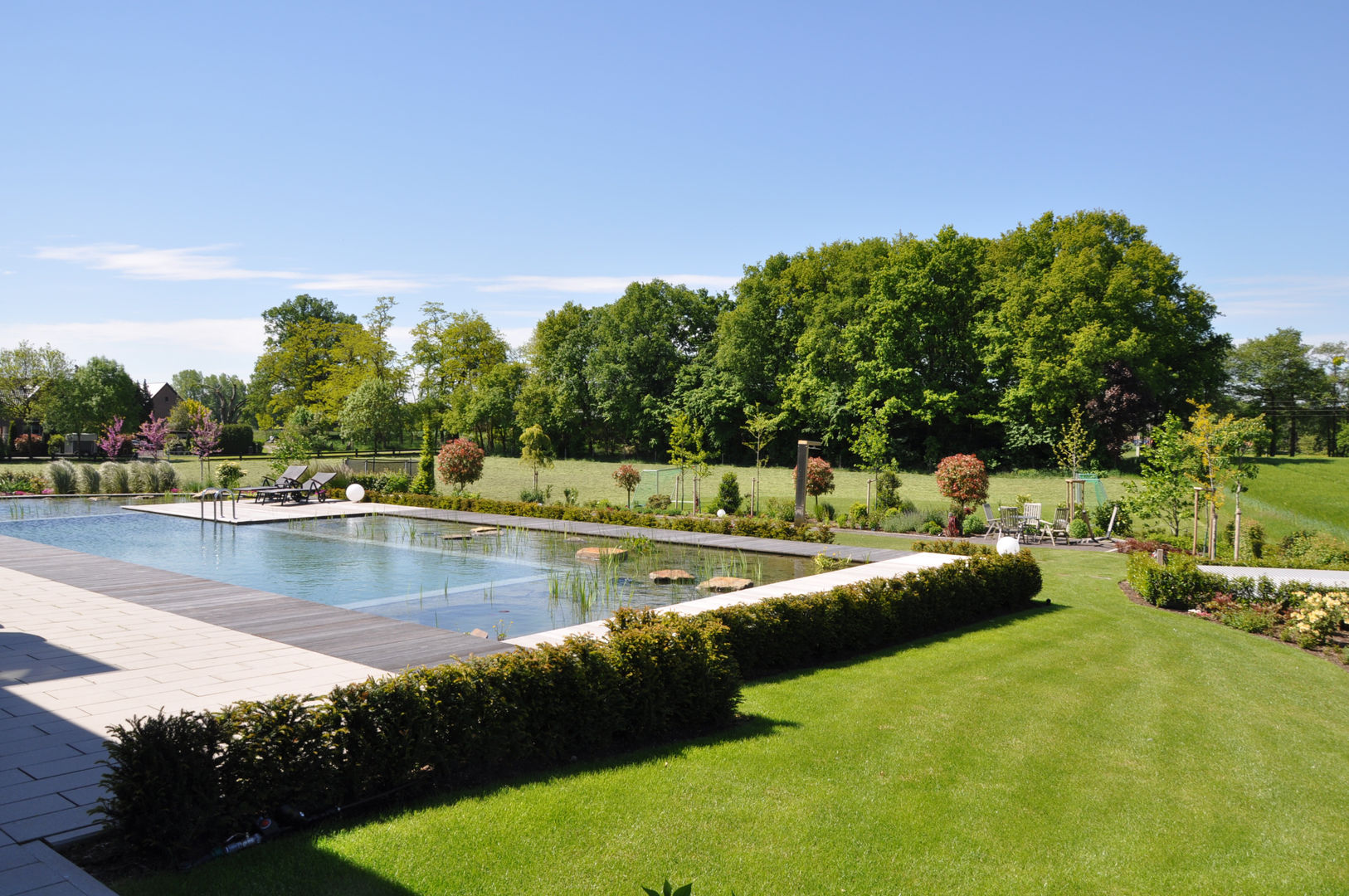 Umbau und Erweiterung Einfamilienhaus F, ARCHITEKTEN BRÜNING REIN ARCHITEKTEN BRÜNING REIN Jardines de estilo moderno