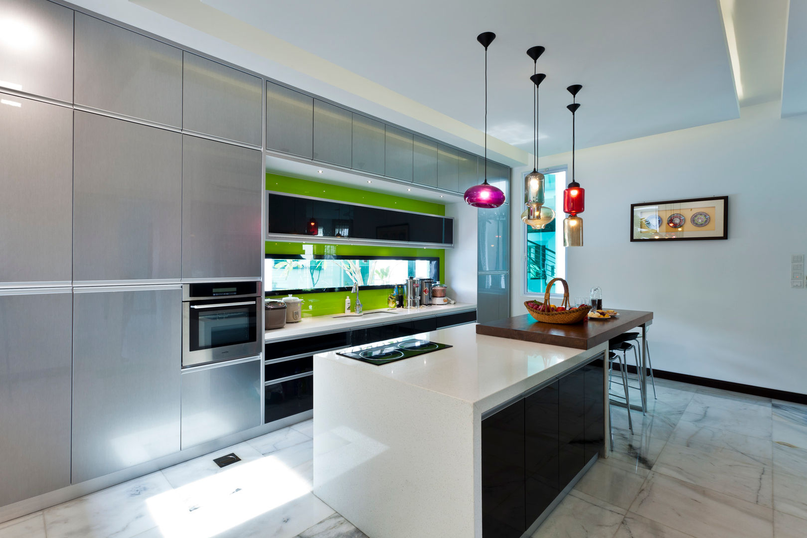 Contemporarily Dashing | BUNGALOW, Design Spirits Design Spirits مطبخ