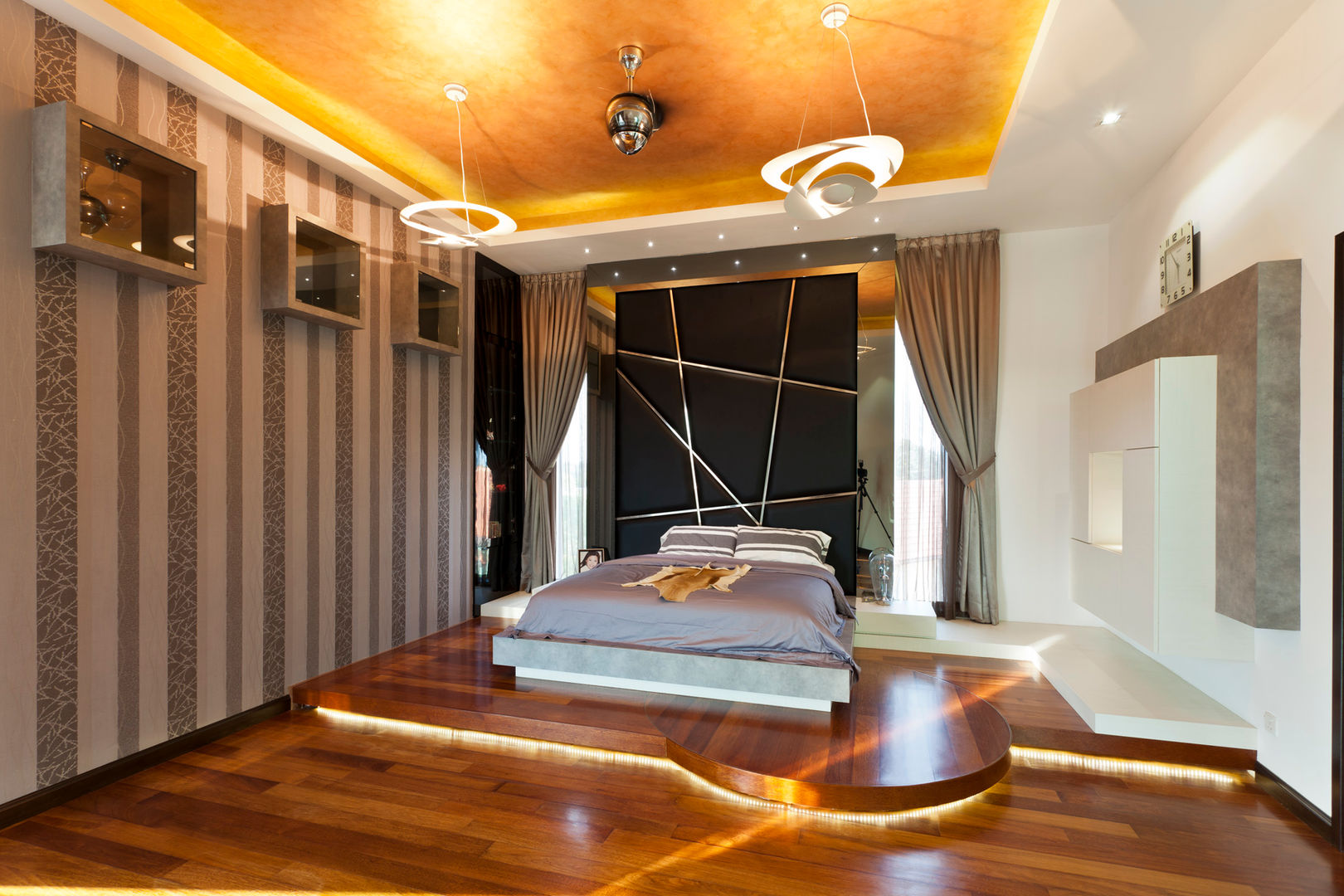 Contemporarily Dashing | BUNGALOW, Design Spirits Design Spirits Modern style bedroom