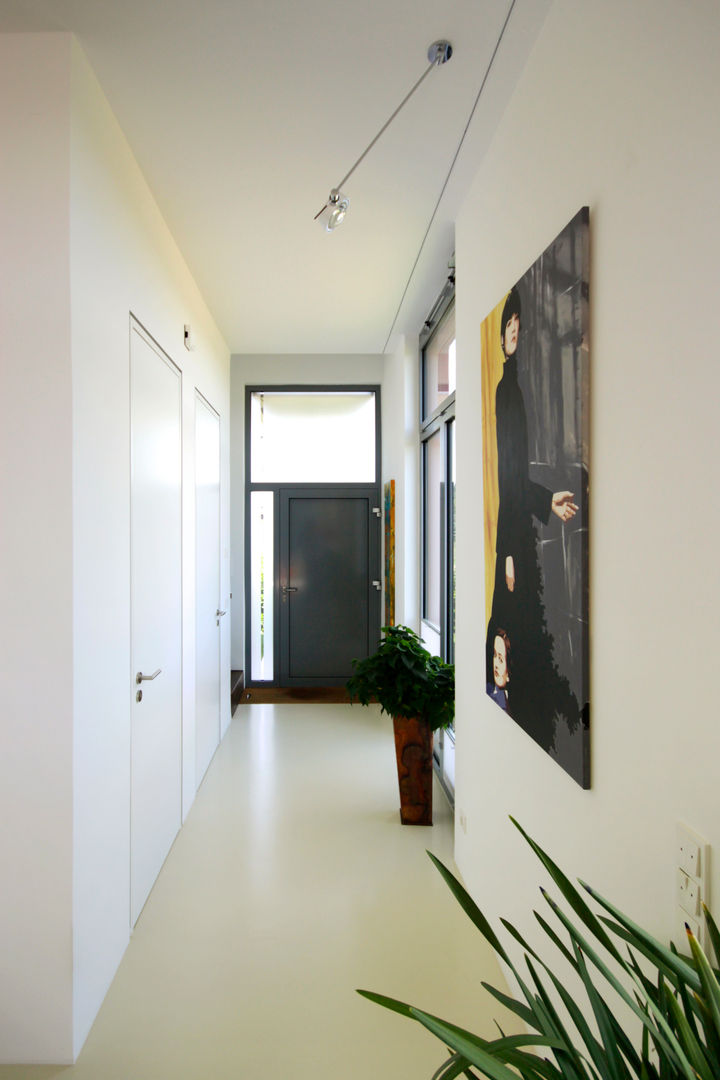 Neubau Einfamilienhaus B, ARCHITEKTEN BRÜNING REIN ARCHITEKTEN BRÜNING REIN Modern Corridor, Hallway and Staircase