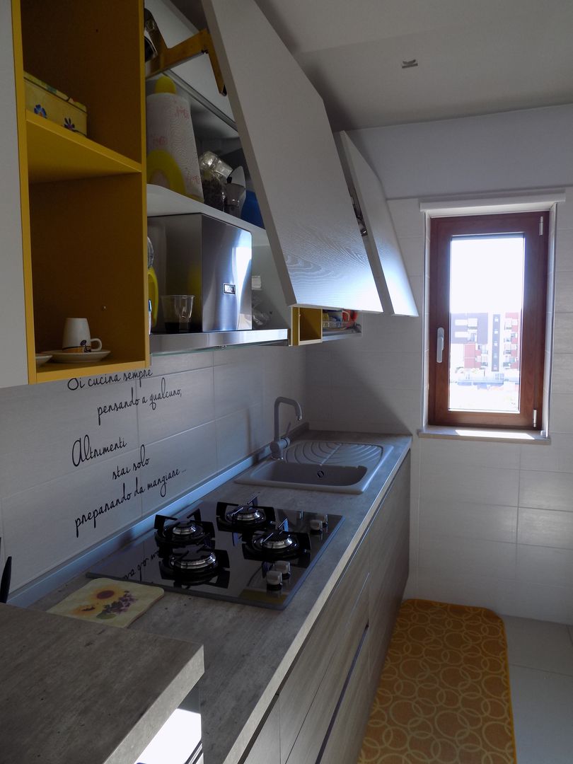 The Kitchen Minions, Cucine e Design Cucine e Design Nhà bếp phong cách hiện đại Storage