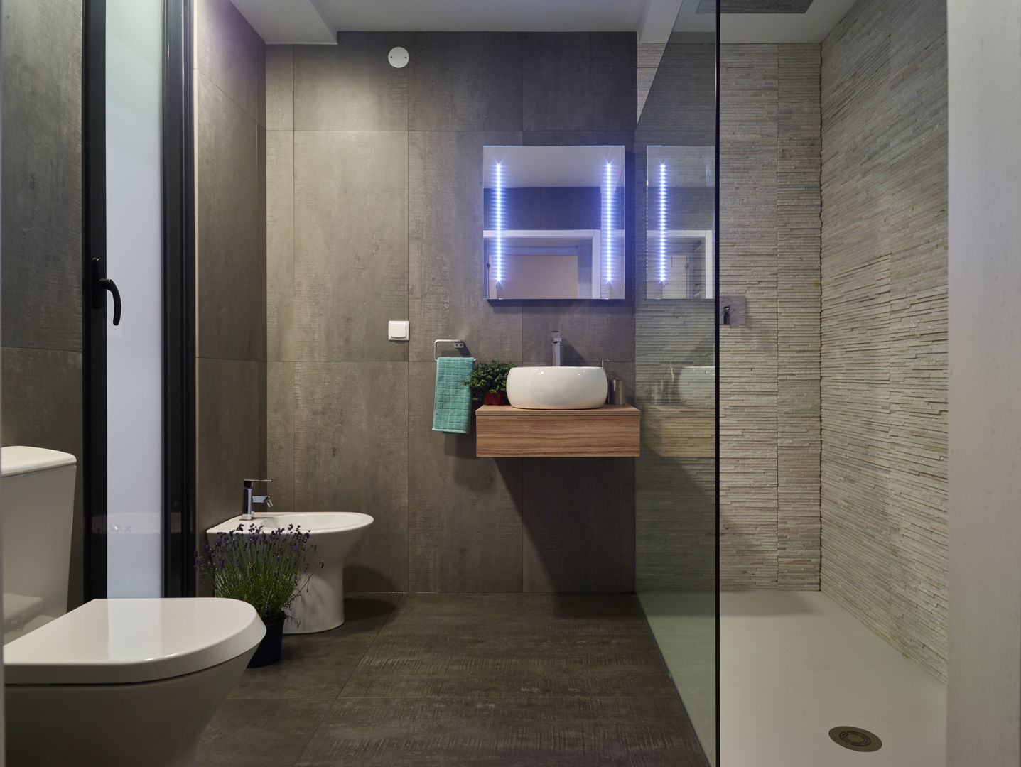 Casa modular, ClickHouse ClickHouse Modern style bathrooms