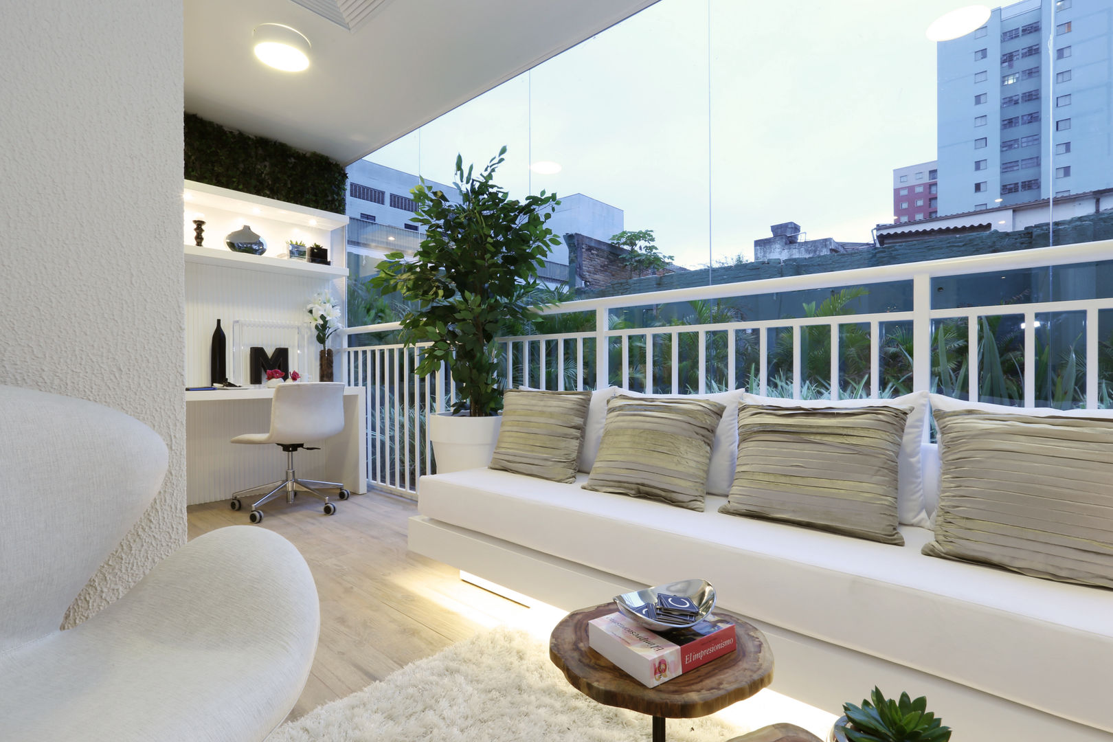 homify Modern style balcony, porch & terrace