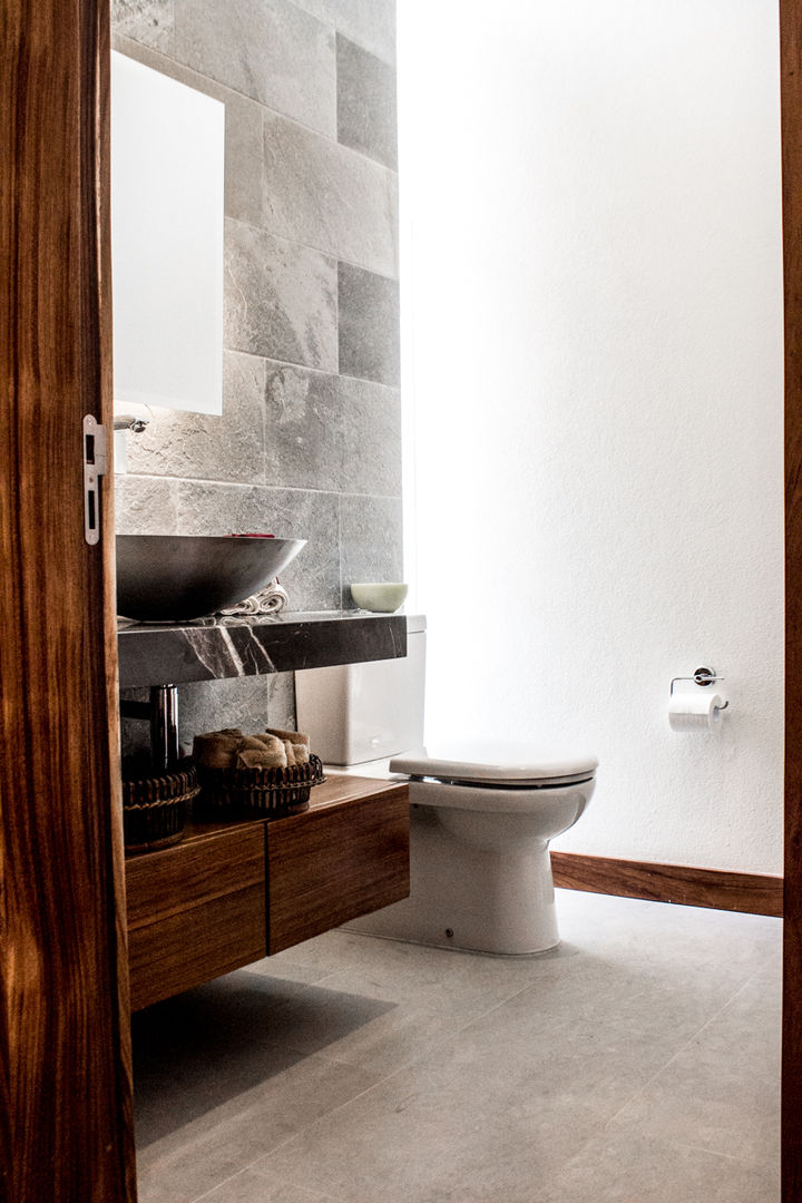 San Angel, 2M Arquitectura 2M Arquitectura Modern style bathrooms