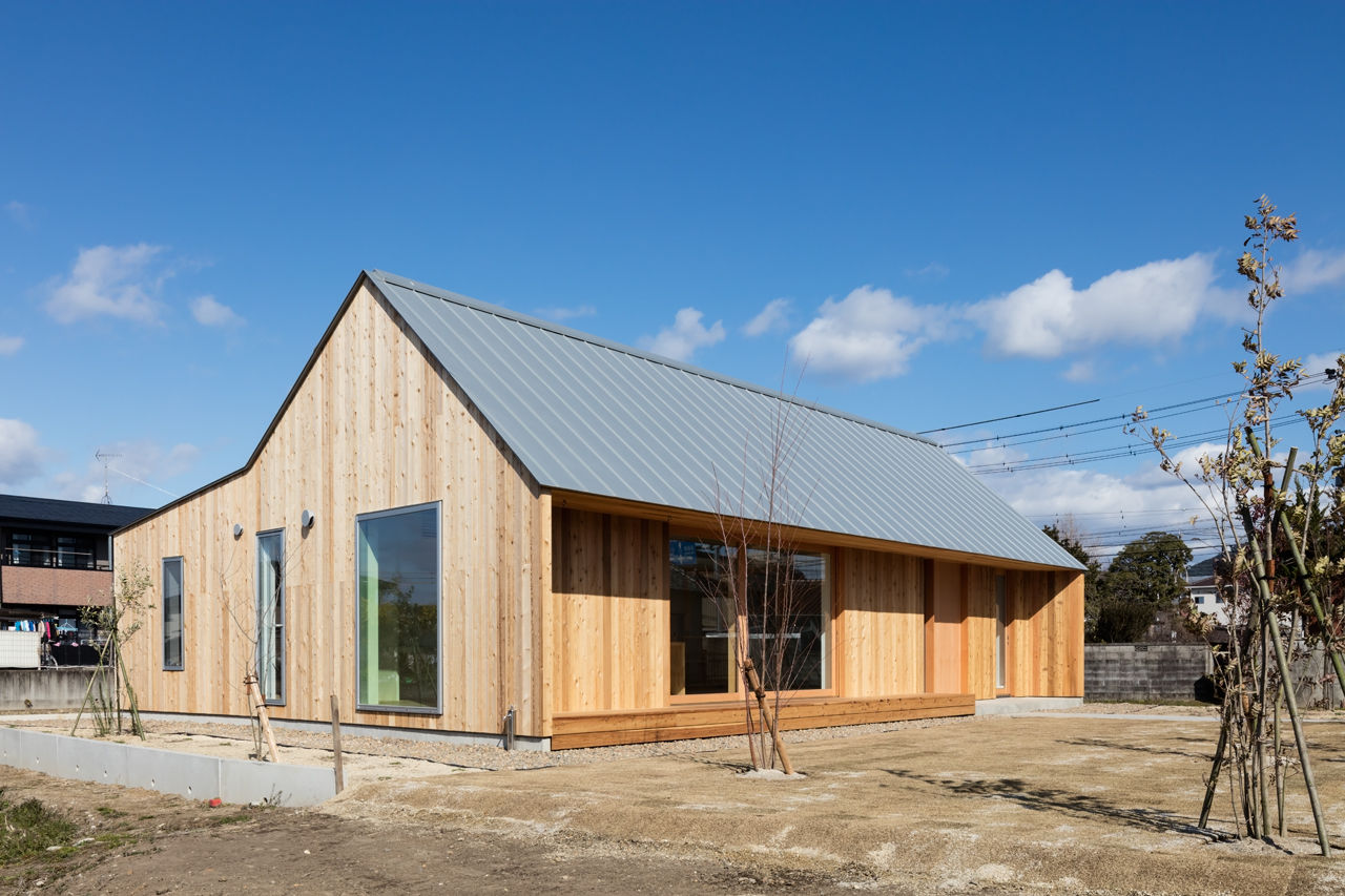 House in Inuyama, hm+architects 一級建築士事務所 hm+architects 一級建築士事務所 Eclectic style houses Wood Wood effect