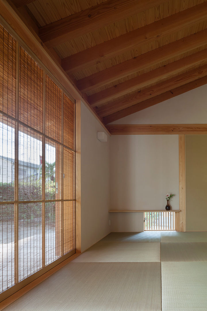 簾戸　A 幅672ミリ スリム幅!! 鷹の透かし板が趣きを与える簾戸 F8394 在庫4枚