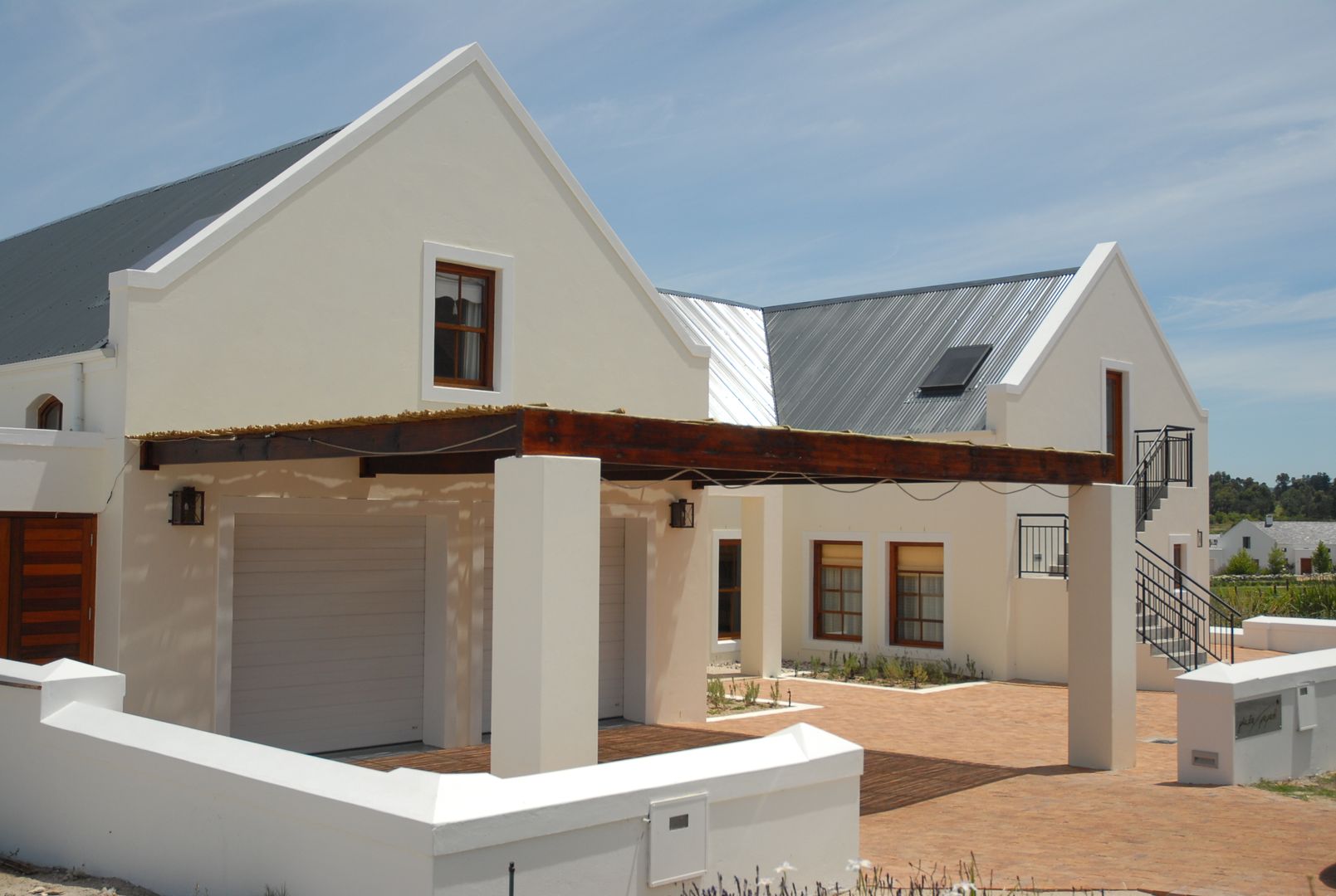 House Grobler, De Zalze Winelands & Golf Estate (Stellenbosch), Reinier Brönn Architects & Associates Reinier Brönn Architects & Associates Будинки