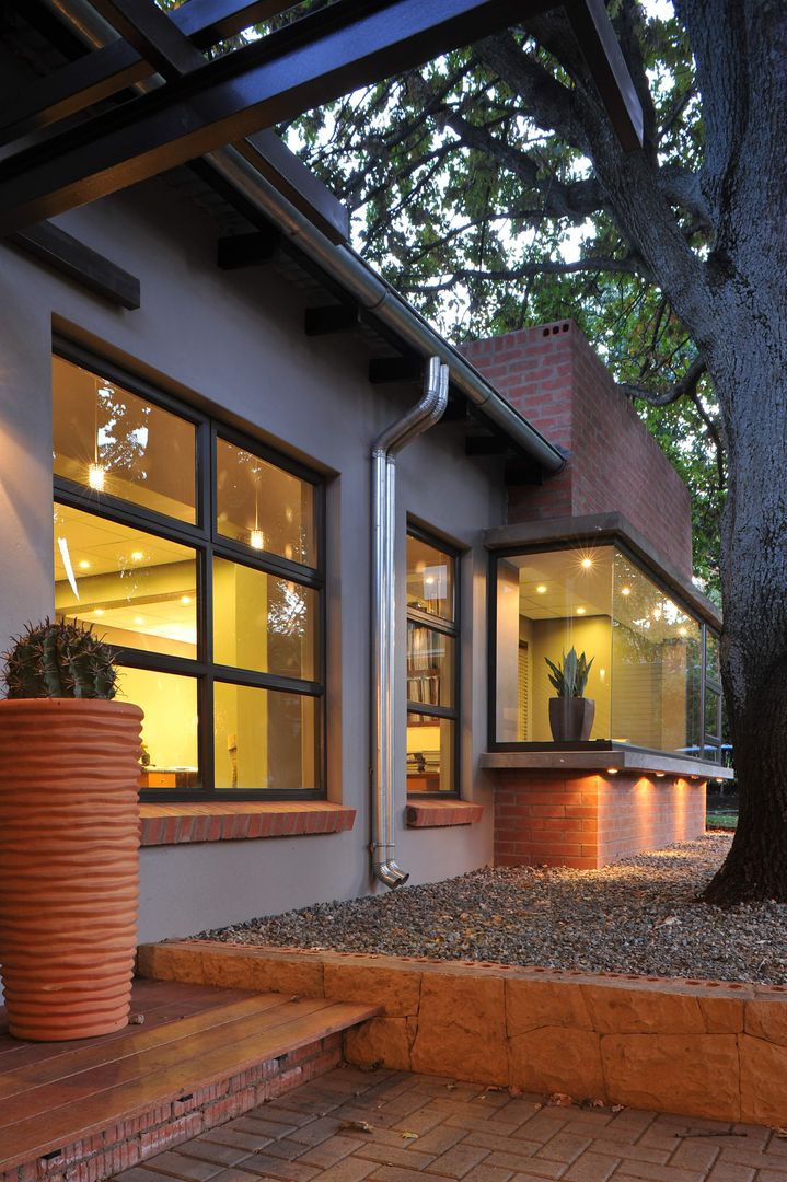 Oak Tree Studio, Bloemfontein, Reinier Brönn Architects & Associates Reinier Brönn Architects & Associates Rumah Gaya Industrial