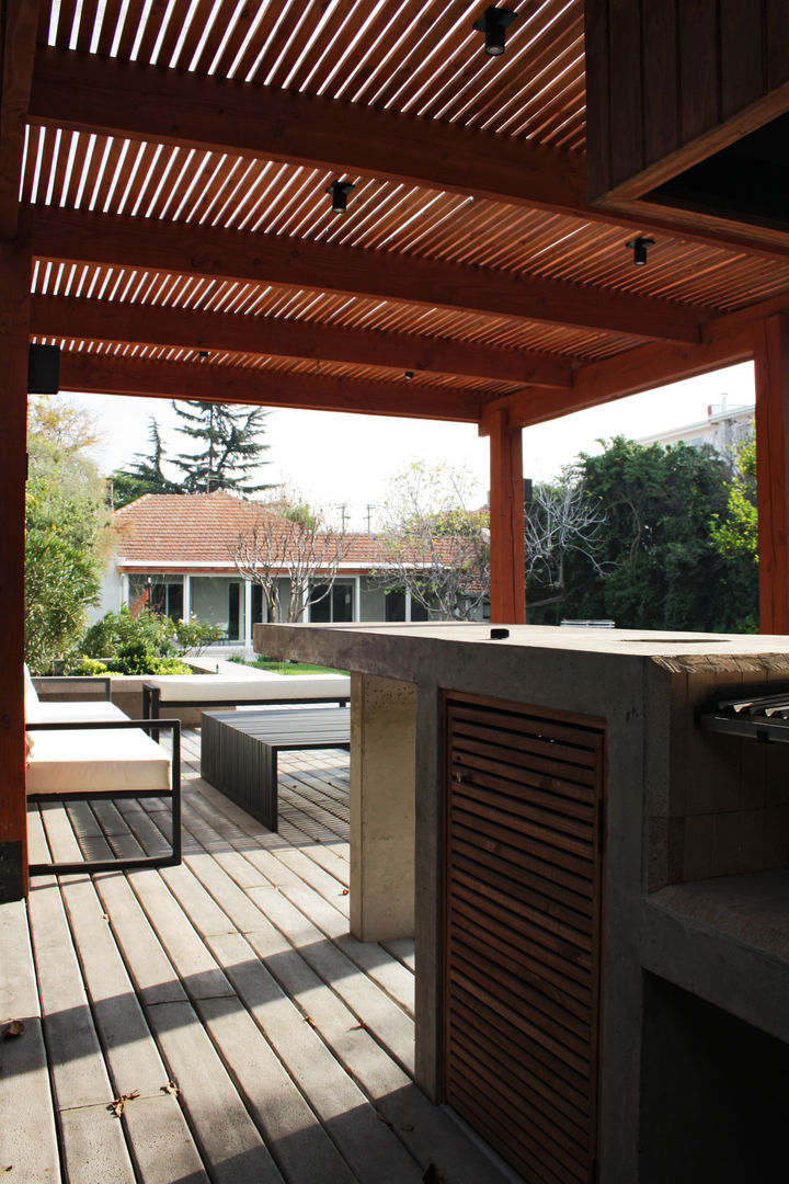 CASA LZ., ESTUDIO BASE ARQUITECTOS ESTUDIO BASE ARQUITECTOS Terrace Concrete