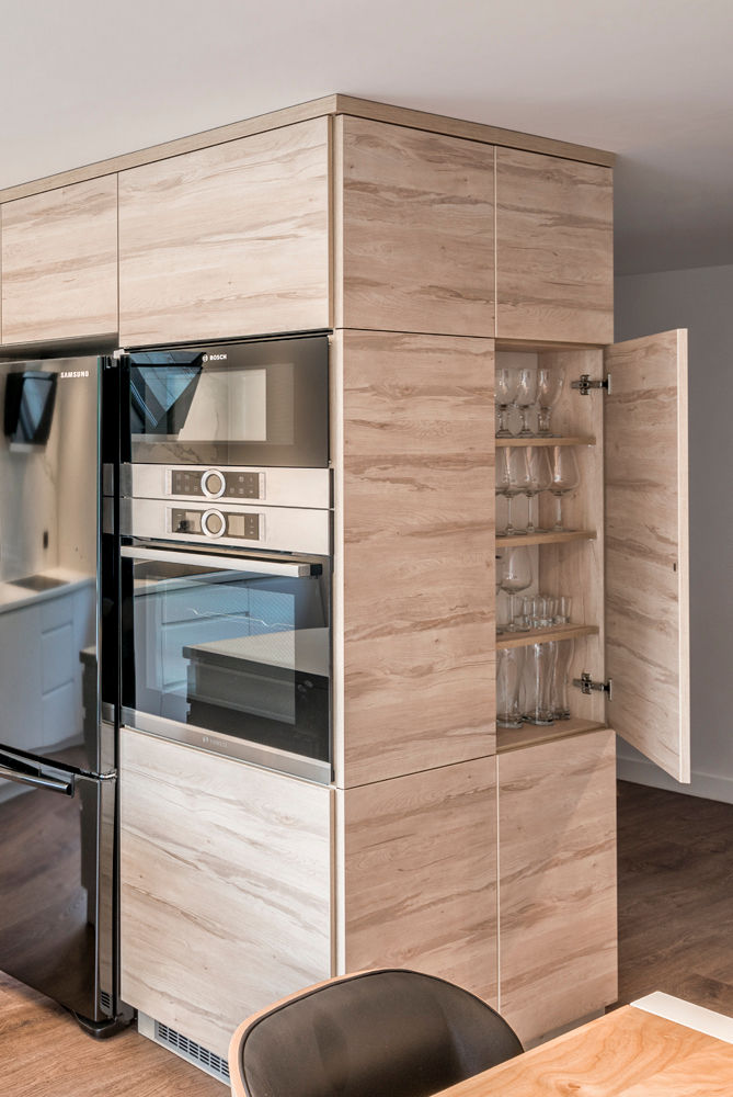 White marble revolution Marmur Studio Kitchen Wood Wood effect