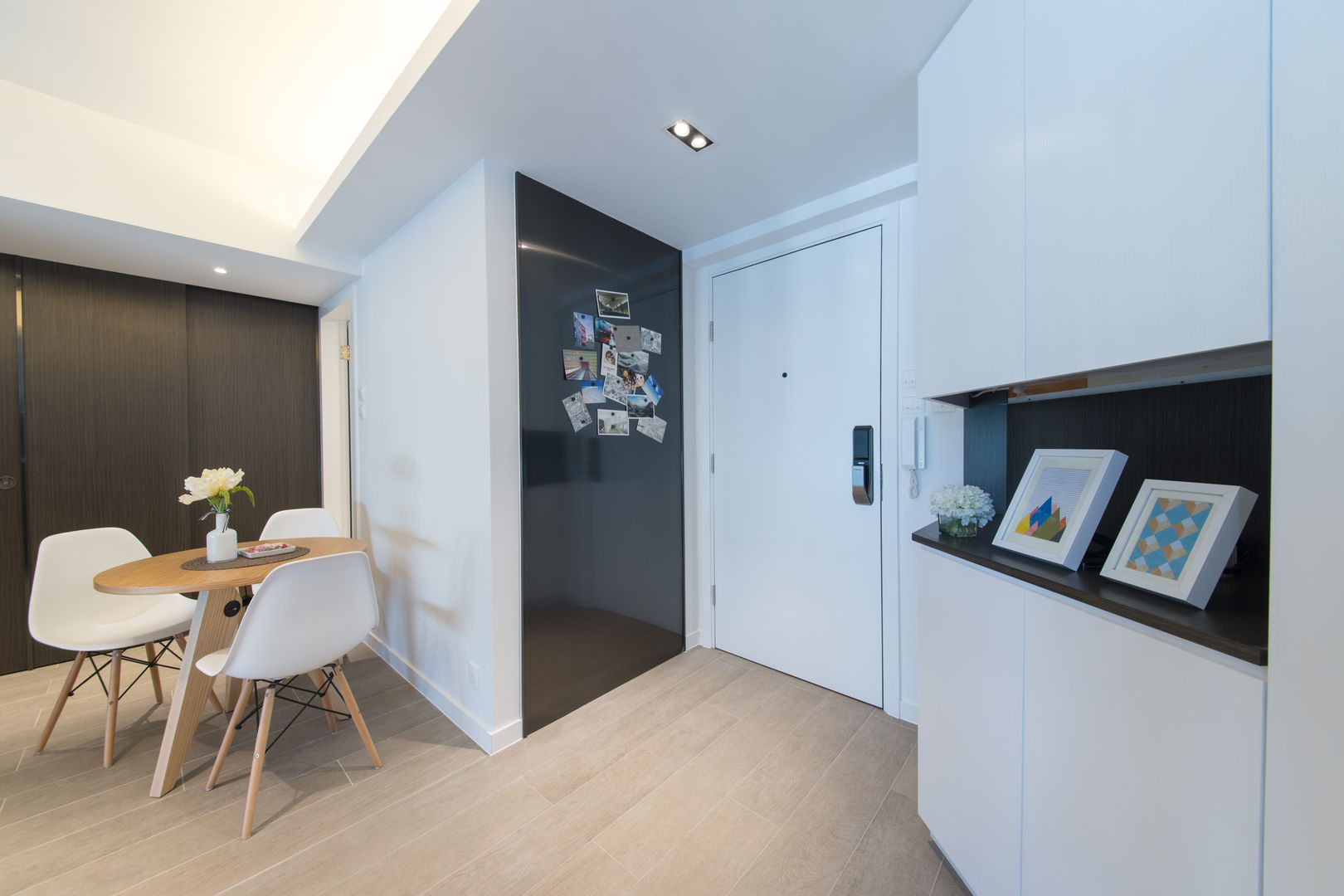 Shared contemporary home for grown-up brother and sister, Zip Interiors Ltd Zip Interiors Ltd residential,hong kong,private apartment,minimal,cozy home,home,contemporary home