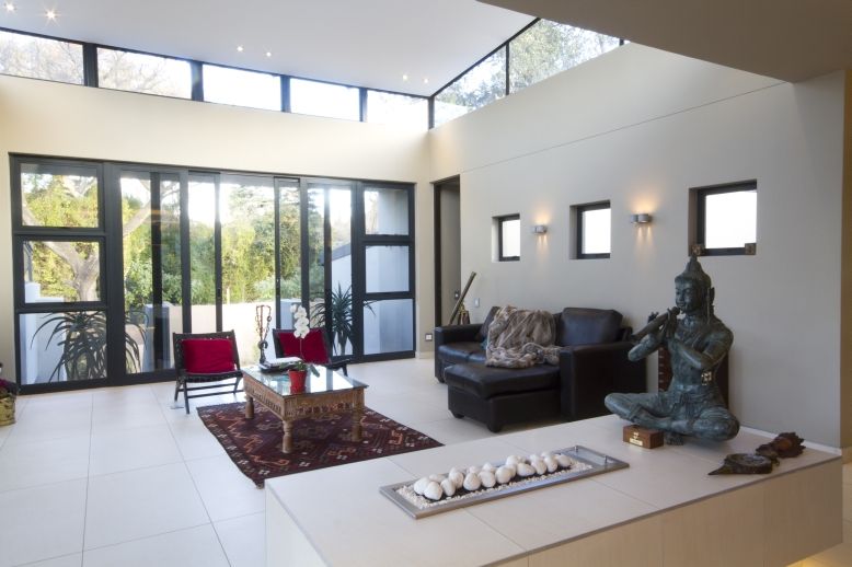 Let The Light In, Spiro Couyadis Architects Spiro Couyadis Architects Modern living room