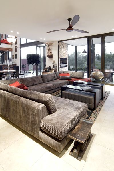 AT WATER'S EDGE, Spiro Couyadis Architects Spiro Couyadis Architects Modern living room