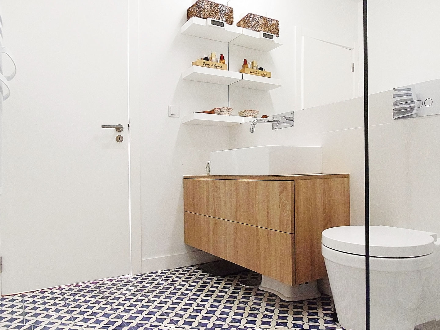 homify Scandinavian style bathroom