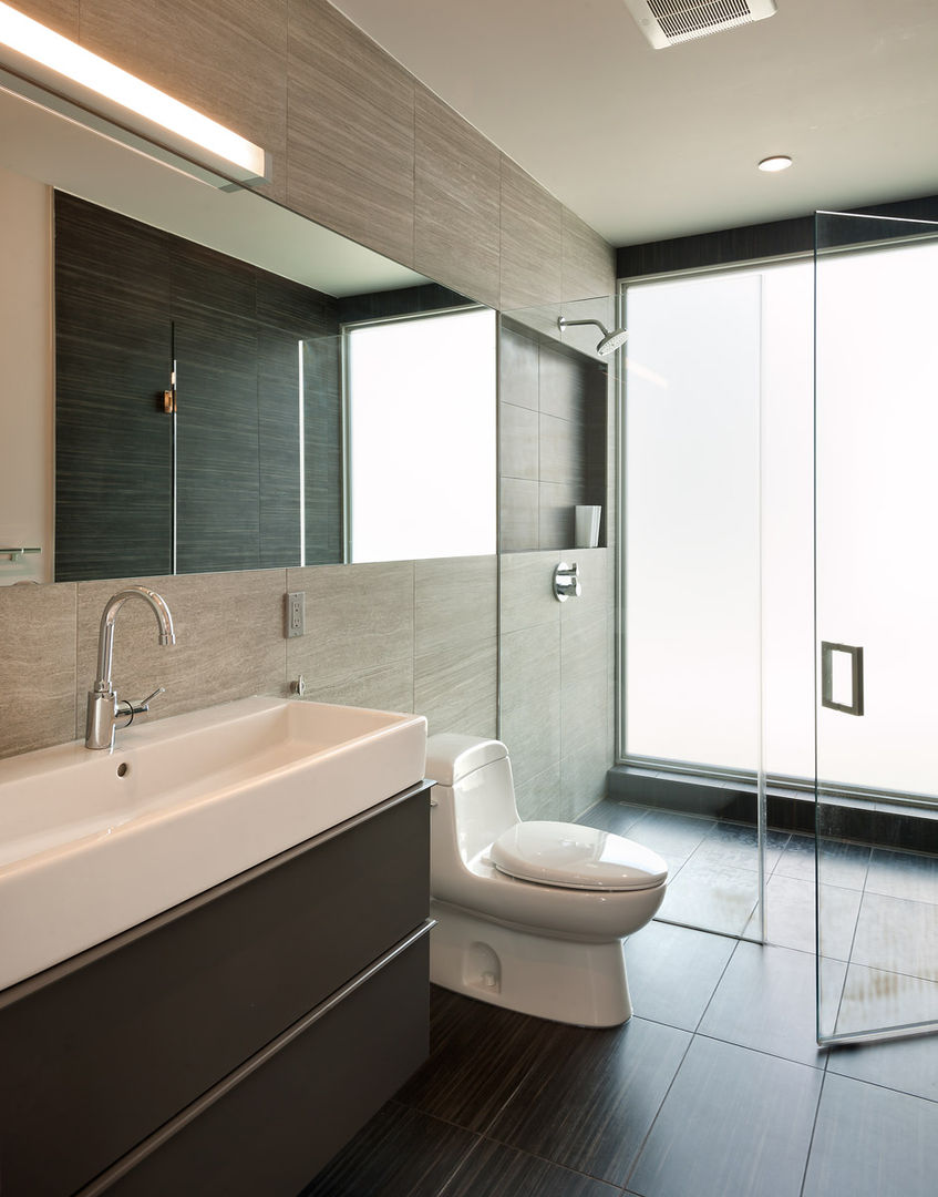 Casa Abierta, KUBE architecture KUBE architecture Modern style bathrooms