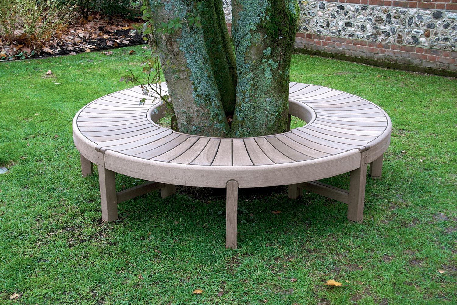The Broadwalk Tree Bench Gaze Burvill Jardins clássicos Madeira Efeito de madeira Mobiliário