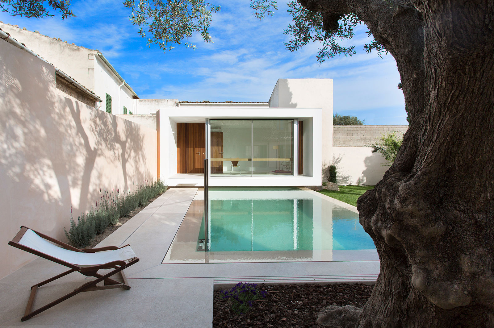 Piscina y estudio SM, Joan Miquel Segui Arquitecte Joan Miquel Segui Arquitecte Kolam Renang Modern