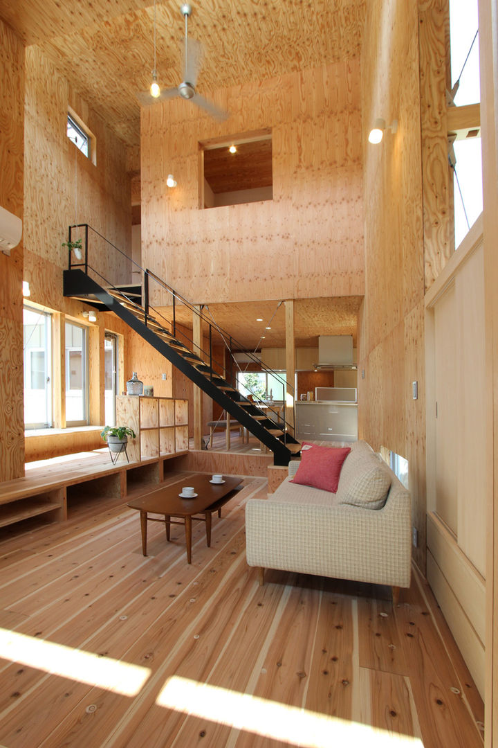三葛の家, 環境建築計画 環境建築計画 Salas de estilo moderno Compuestos de madera y plástico