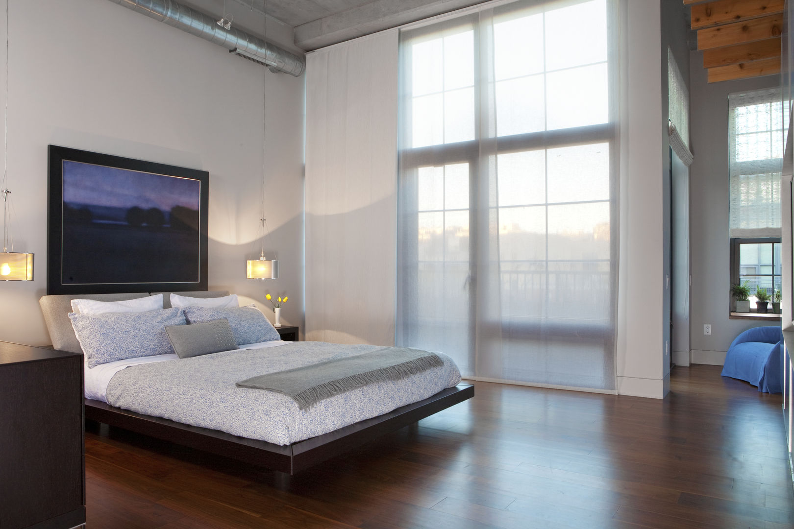 Adams Morgan Loft, Hinson Design Group Hinson Design Group Спальня