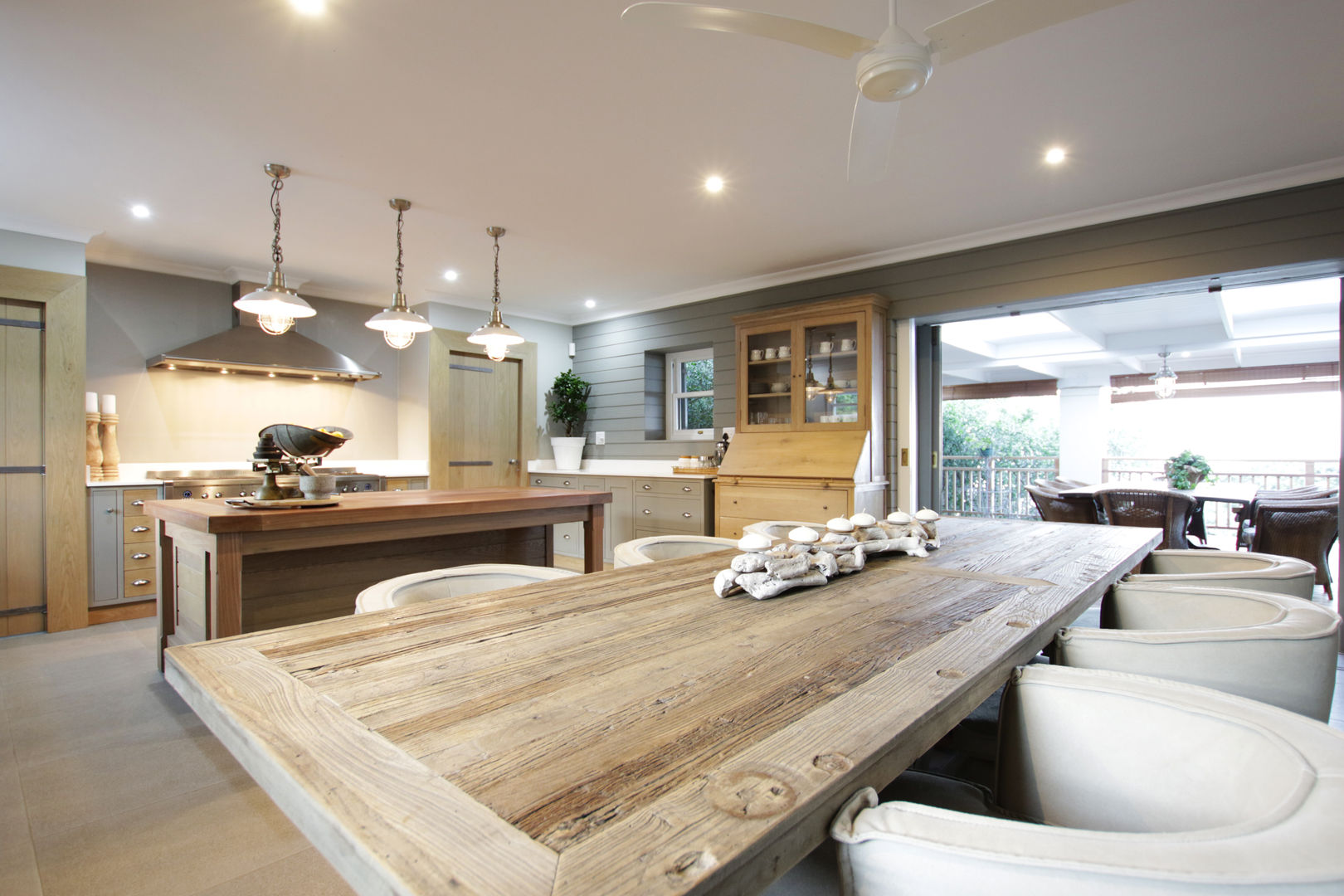 Dining- Open plan JSD Interiors Rustic style dining room Wood Wood effect dining