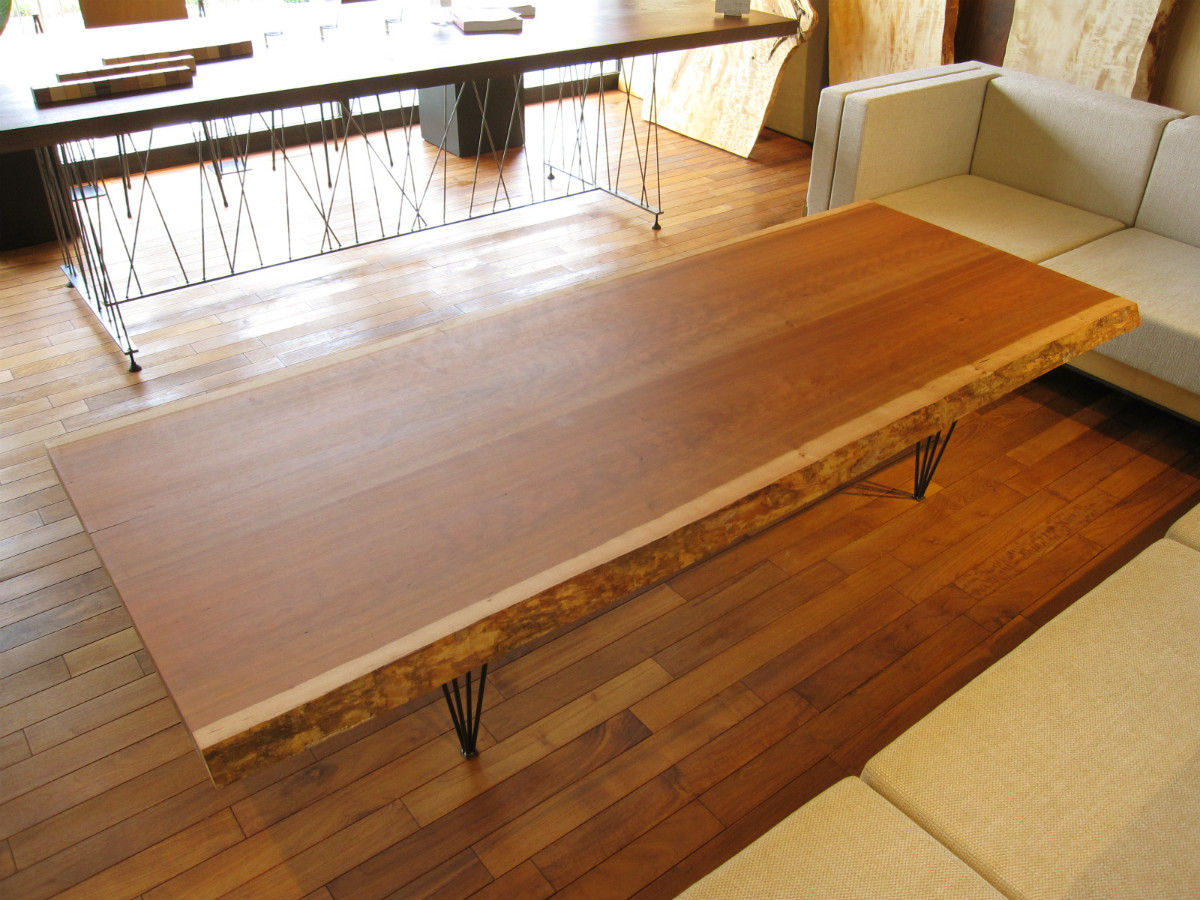 無垢 一枚板 ローテーブル（ブラックチェリー） | homify