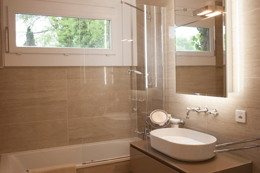 Interni a Ginevra, sandra marchesi architetto sandra marchesi architetto Modern style bathrooms