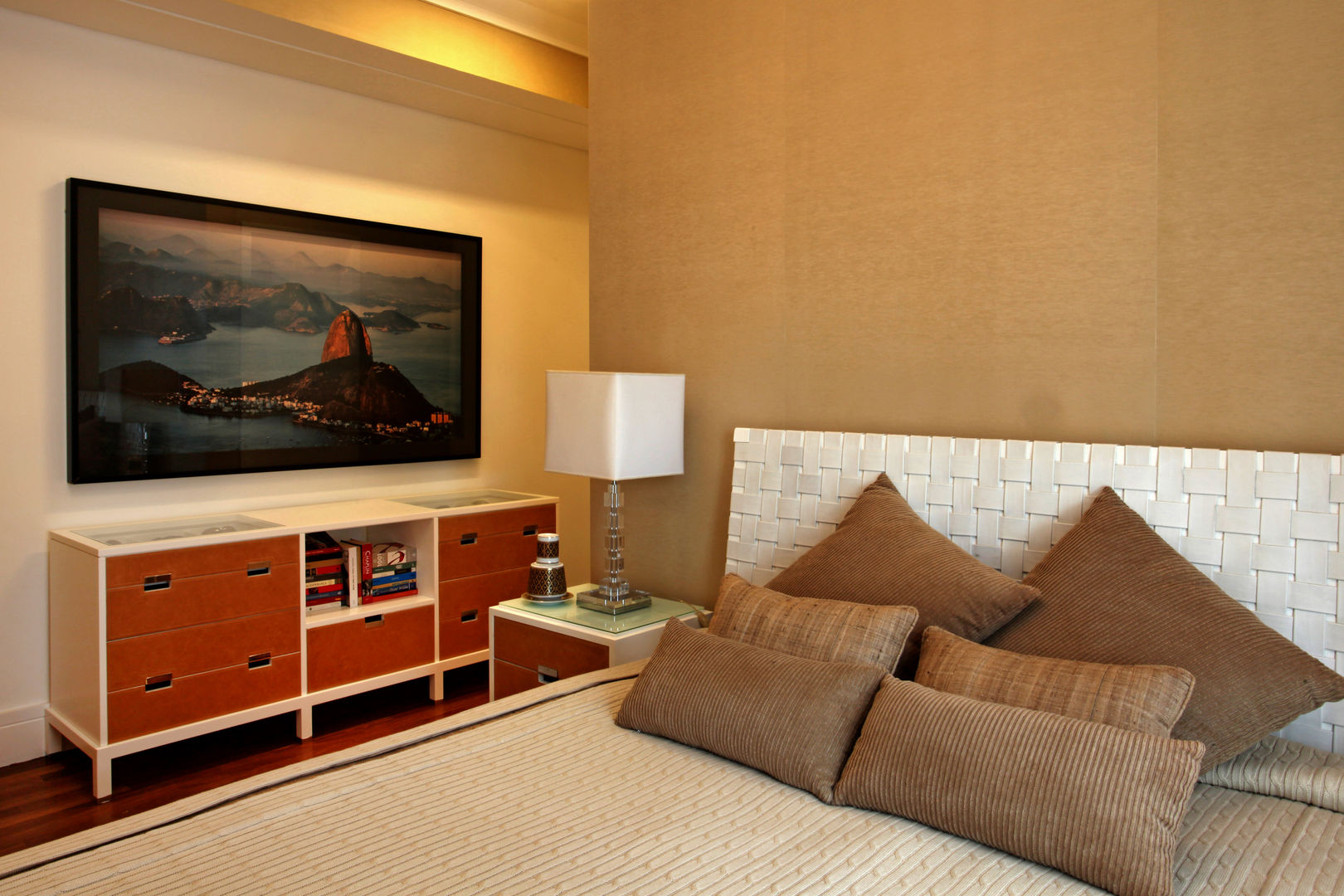 homify Modern style bedroom