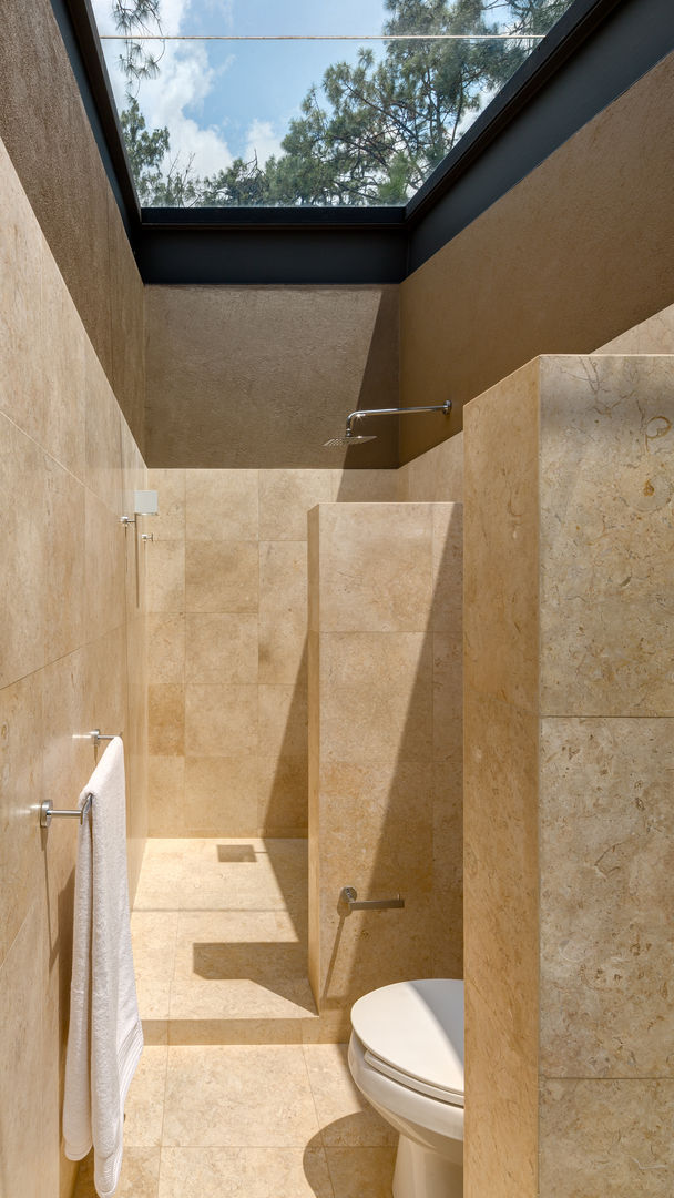 Cinco Casas, Weber Arquitectos Weber Arquitectos Scandinavian style bathrooms