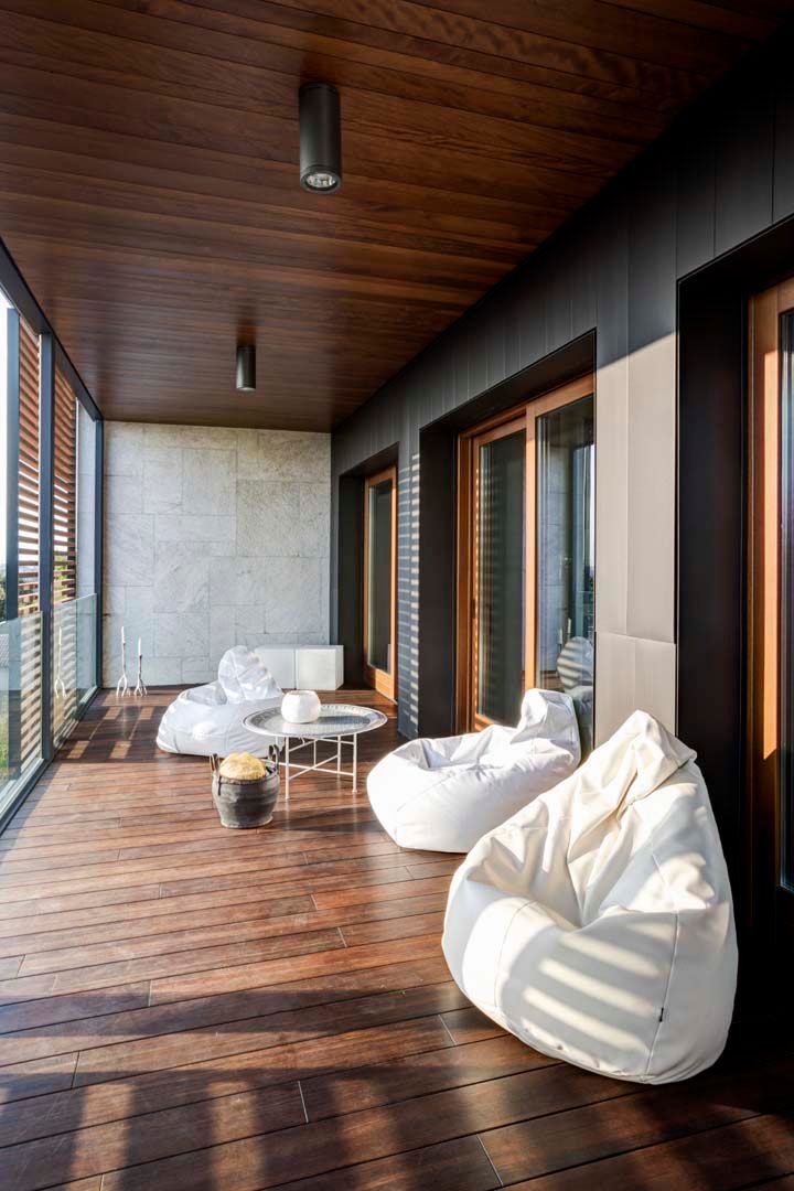 Interior with garden, mg2 architetture mg2 architetture Balcones y terrazas modernos