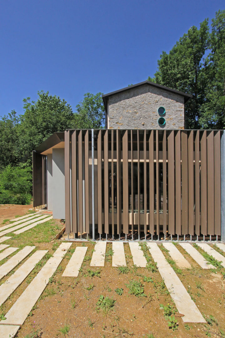 ​Piccolo Rifugio Privato in Collina, sandra marchesi architetto sandra marchesi architetto Eclectic style houses Engineered Wood Transparent
