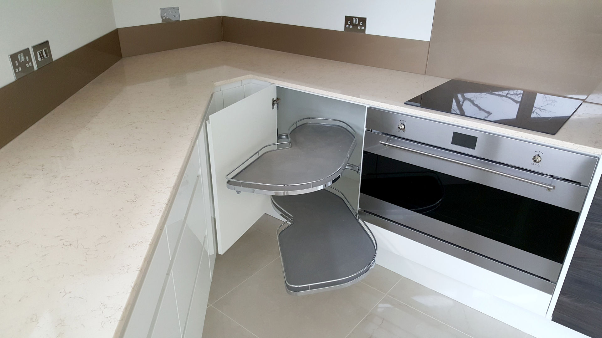 Internal Storage Meridien Interiors Ltd Modern kitchen