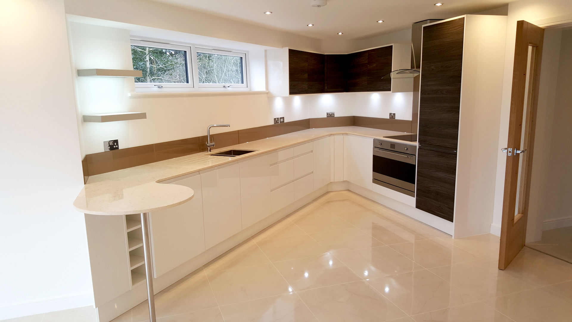 Modern Kitchen Meridien Interiors Ltd Modern kitchen