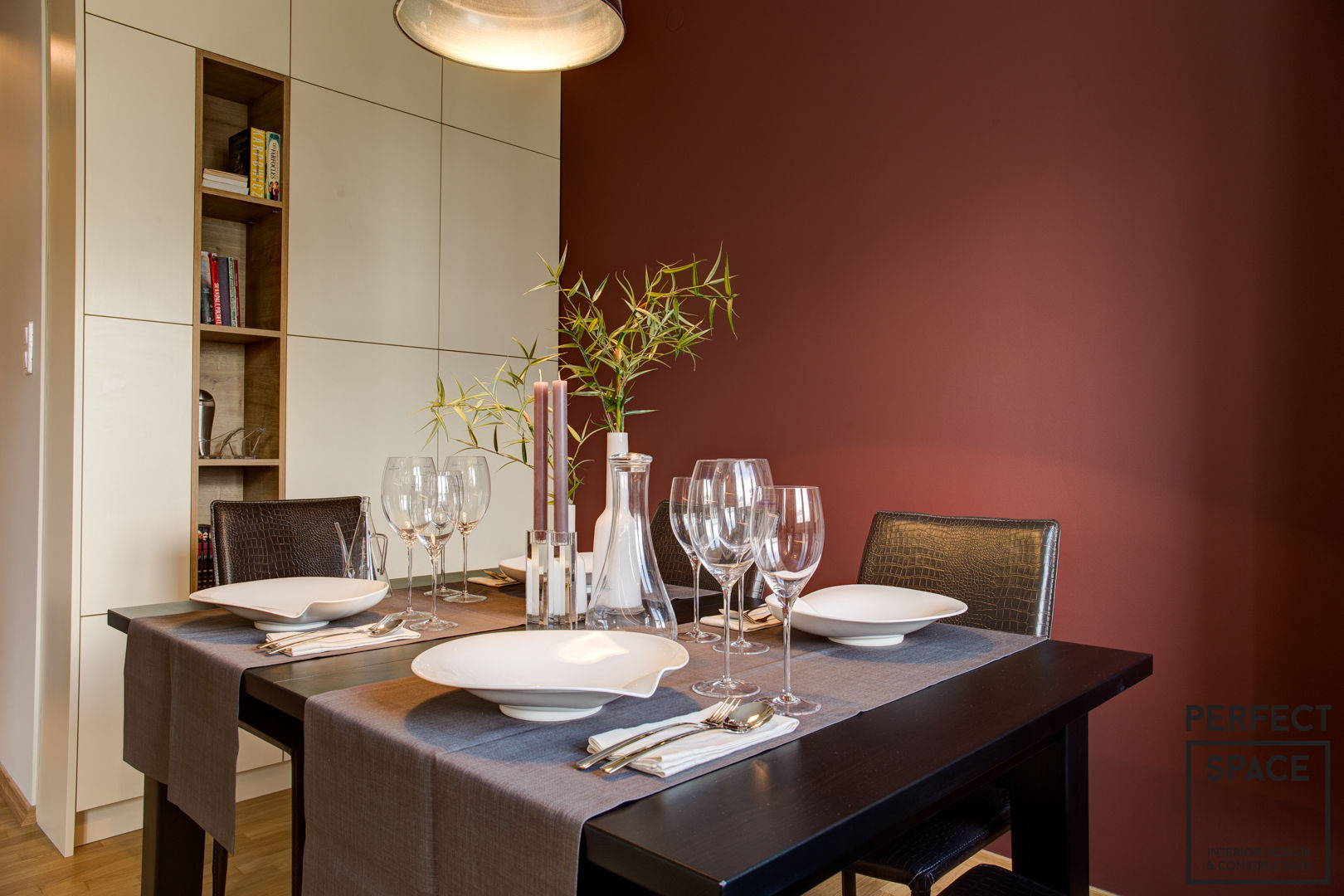 Mieszkanie dla singla, Perfect Space Perfect Space Modern Dining Room