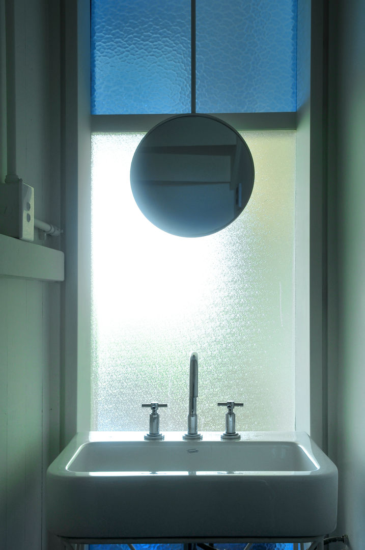 Toilette Paula Herrero | Arquitectura Modern style bathrooms