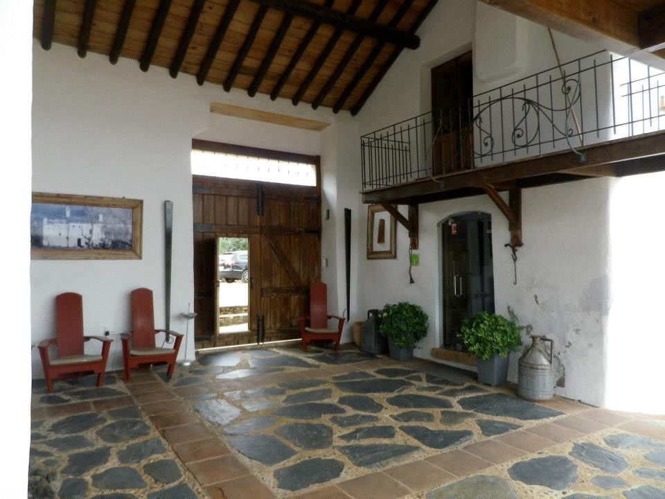 HERDADE VALMONTE HOTEL, pedro quintela studio pedro quintela studio Rustic style corridor, hallway & stairs