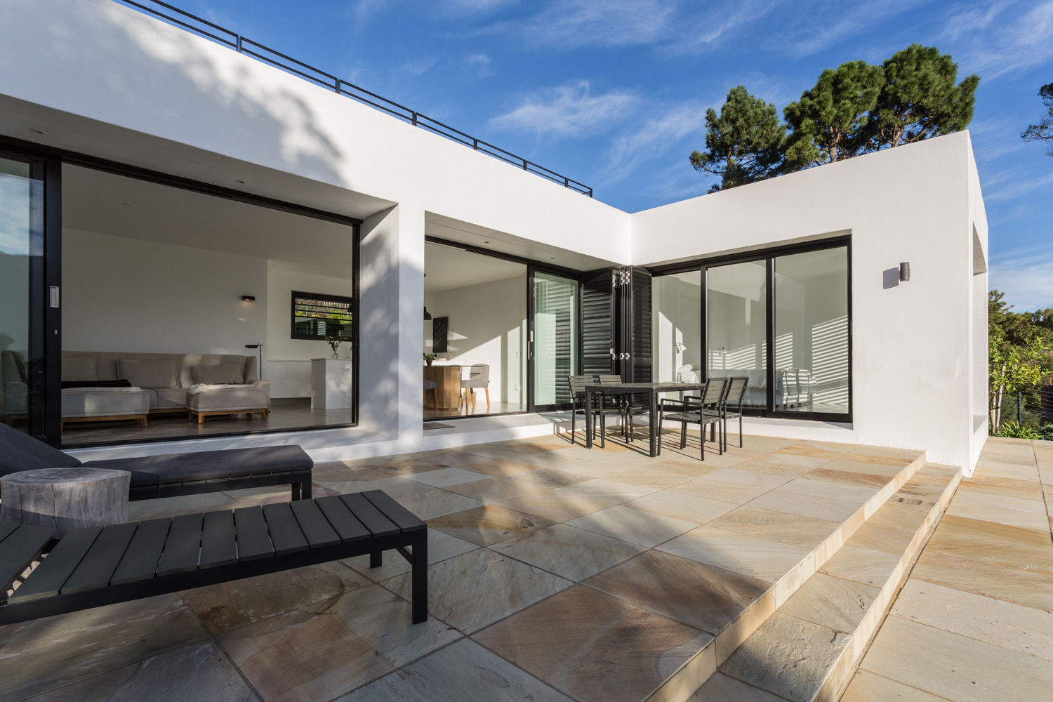 House Hout Bay - Babett Frehrking Architect homify Modern balcony, veranda & terrace