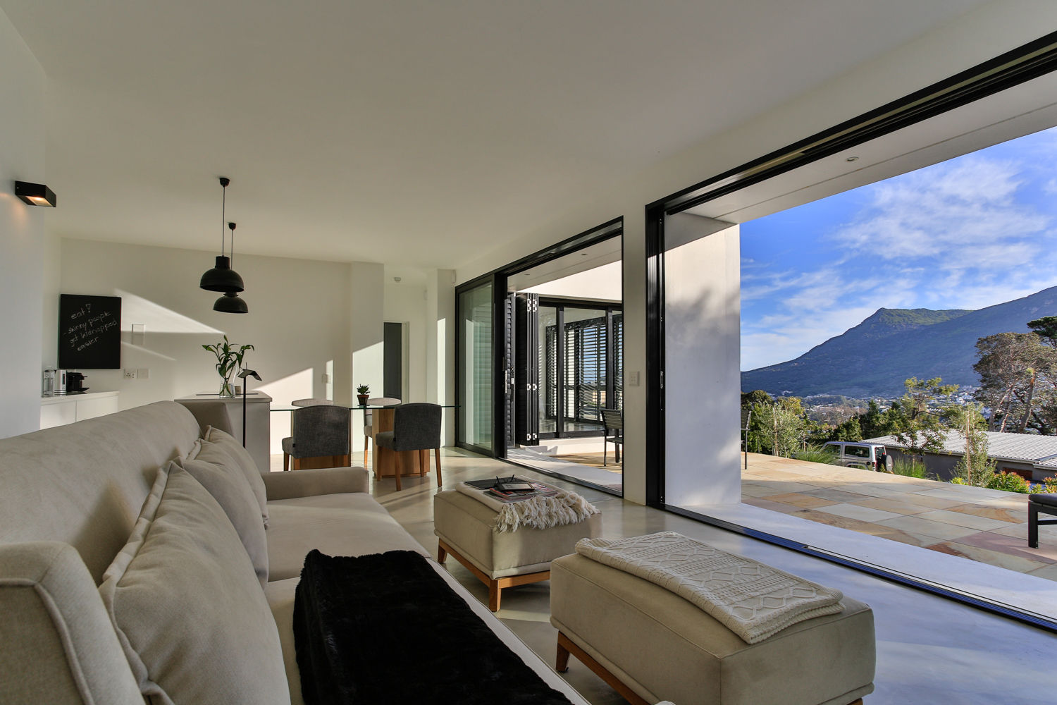 House Hout Bay - Babett Frehrking Architect homify Modern living room